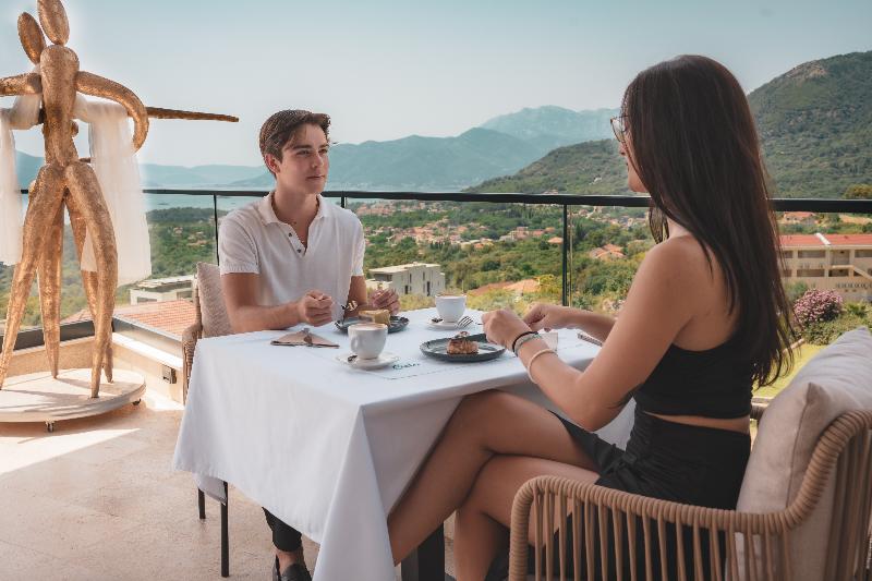 cheap resort hotels  to Spend holiday with family