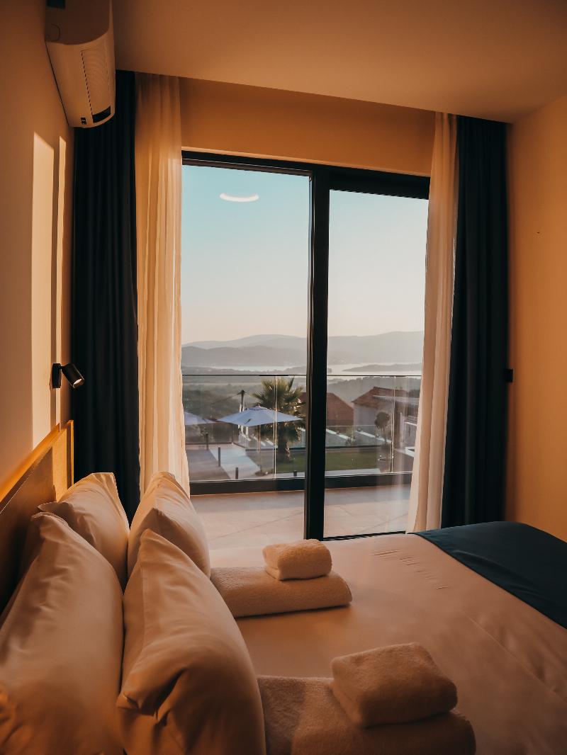 cheap resort hotels  to Spend holiday with family