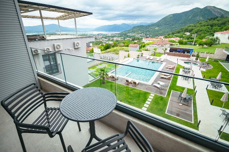 cheap resort hotels  to Spend holiday with family