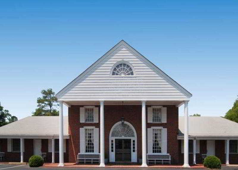 This photo about Quality Inn Lord Paget shared on HyHotel.com