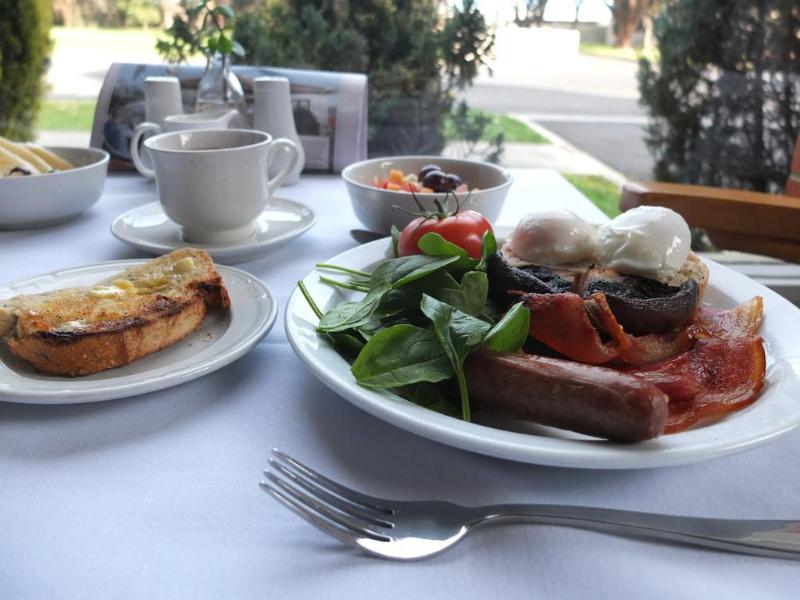 This photo about Sunrise Motor Inn shared on HyHotel.com