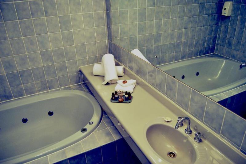 This photo about Sunrise Motor Inn shared on HyHotel.com