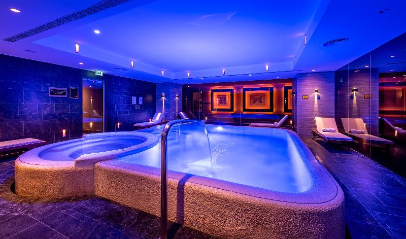 cheap resort hotels  to Spend holiday with family