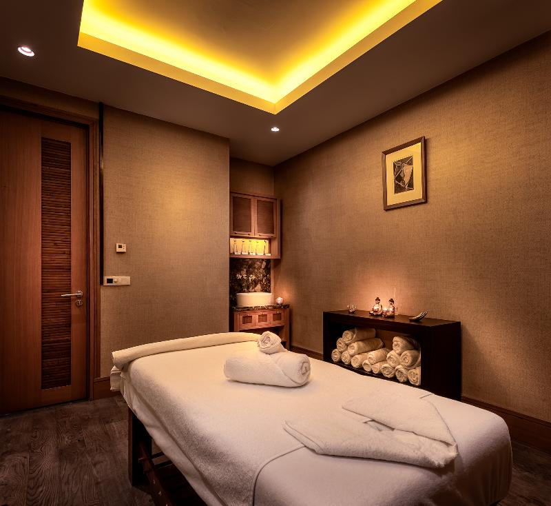 cheap resort hotels  to Spend holiday with family