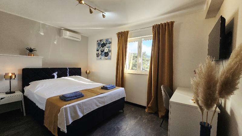 Room DBL.OM