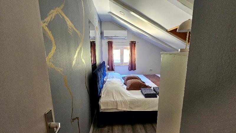 Room APT.SU