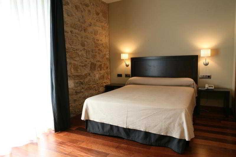 This photo about Baeza Monumental shared on HyHotel.com