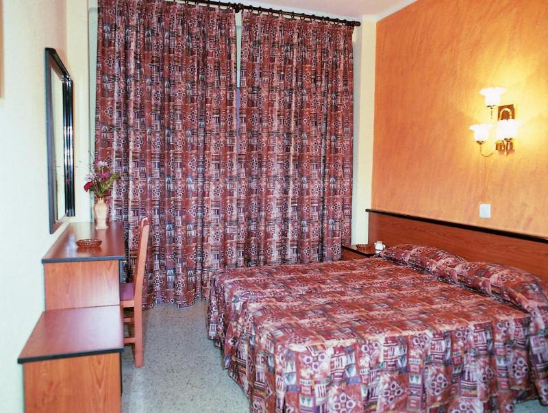 This photo about Continental Calella shared on HyHotel.com