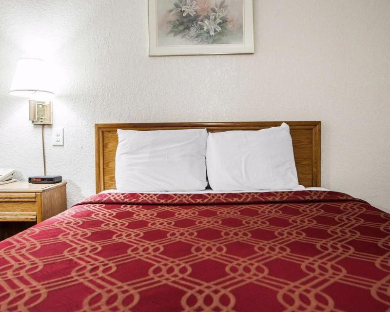 在meiguo.com看到的Econo Lodge Airport的介绍图片