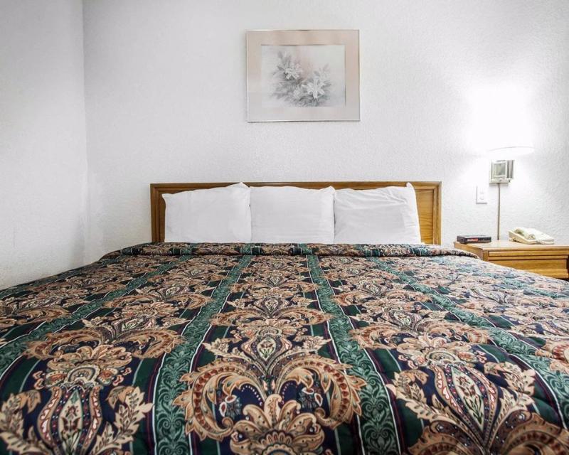 在meiguo.com看到的Econo Lodge Airport的介绍图片