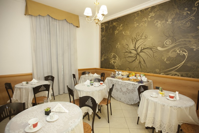 This photo about Siri shared on HyHotel.com