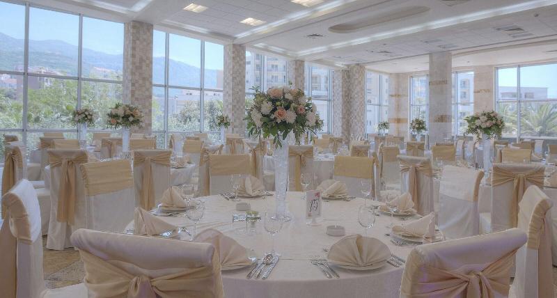 cheap resort hotels  to Spend holiday with family