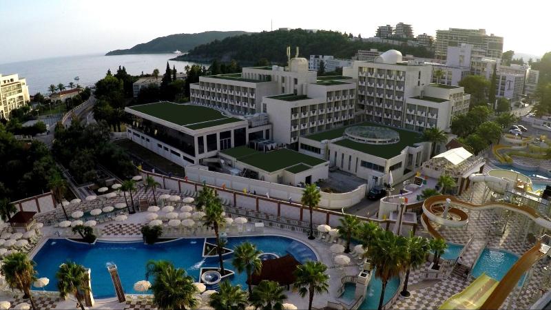 cheap resort hotels  to Spend holiday with family