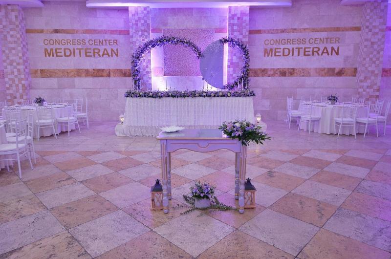 cheap resort hotels  to Spend holiday with family