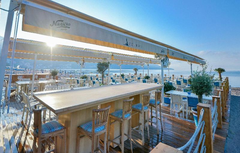 cheap resort hotels  to Spend holiday with family