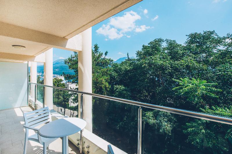 cheap resort hotels  to Spend holiday with family