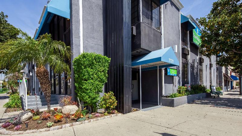 在meiguo.com看到的SureStay Hotel by Best Western Beverly Hills West的介绍图片