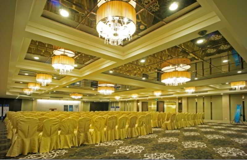 This photo about Xujiahui Park shared on HyHotel.com