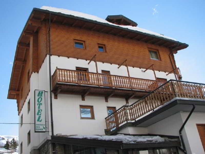 This photo about Chateau des Dames shared on HyHotel.com