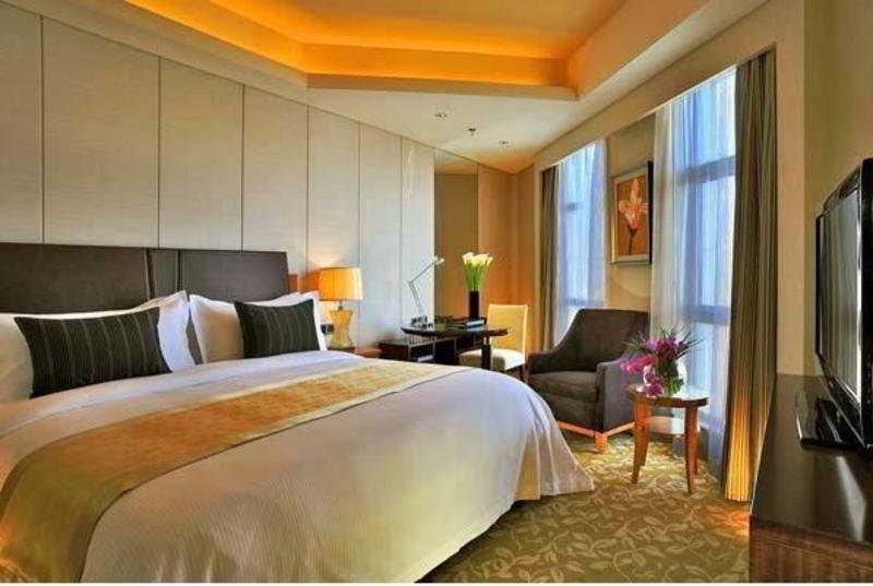 This photo about Howard Johnson Plaza Waigaoqiao shared on HyHotel.com