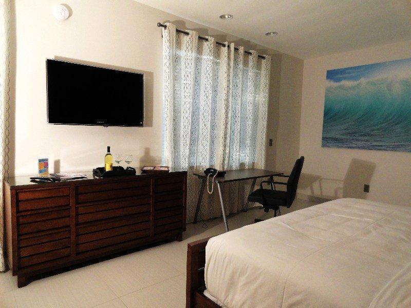 This photo about HI MIAMI BEACH HOSTEL shared on HyHotel.com