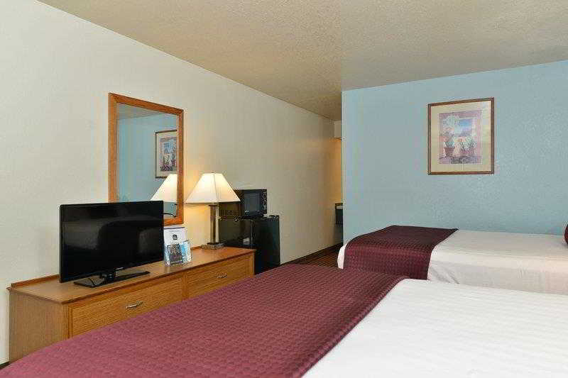 This photo about Best Western Western Skies Inn shared on HyHotel.com