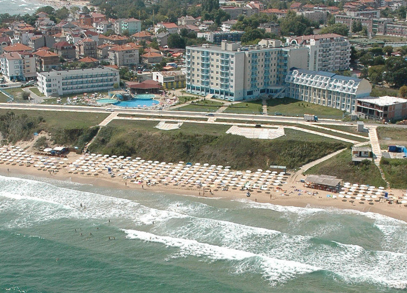 This photo about Perla Beach Club shared on HyHotel.com