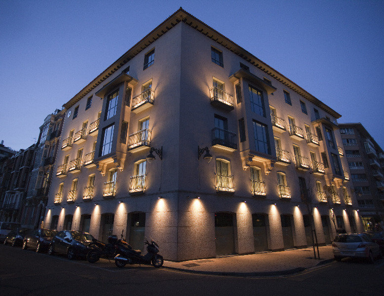 Hotel Nexus Valladolid Suites & Hotel