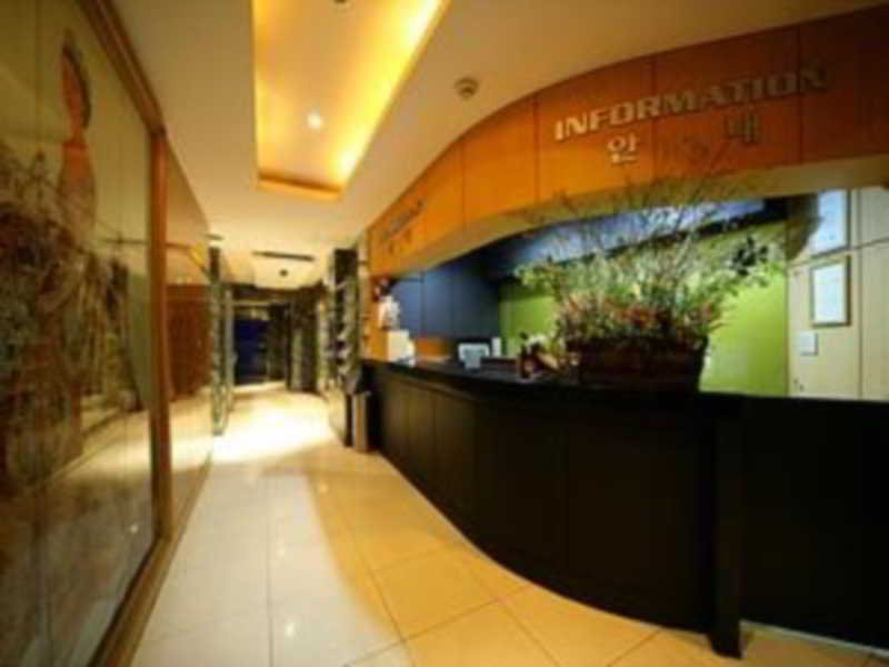 This photo about Queen 21 Hotel Sinchon shared on HyHotel.com