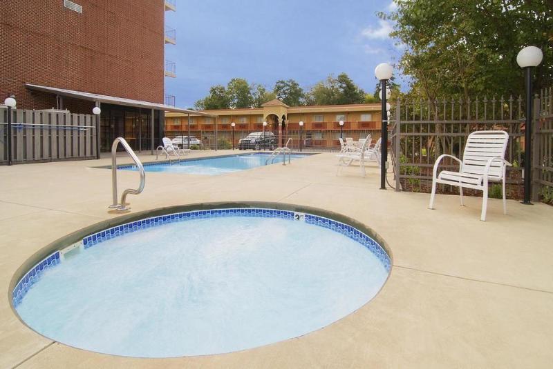 在meiguo.com看到的Econo Lodge Inn & Suites的介绍图片