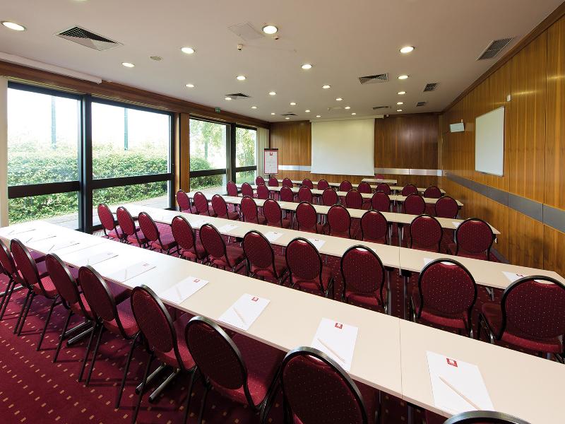 This photo about Hotel Frankfurt Airport shared on HyHotel.com