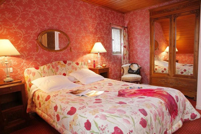 This photo about Hotel Des 2 Clefs shared on HyHotel.com