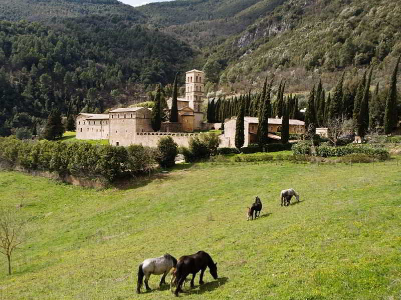 Abbazia San Pietro In Valle