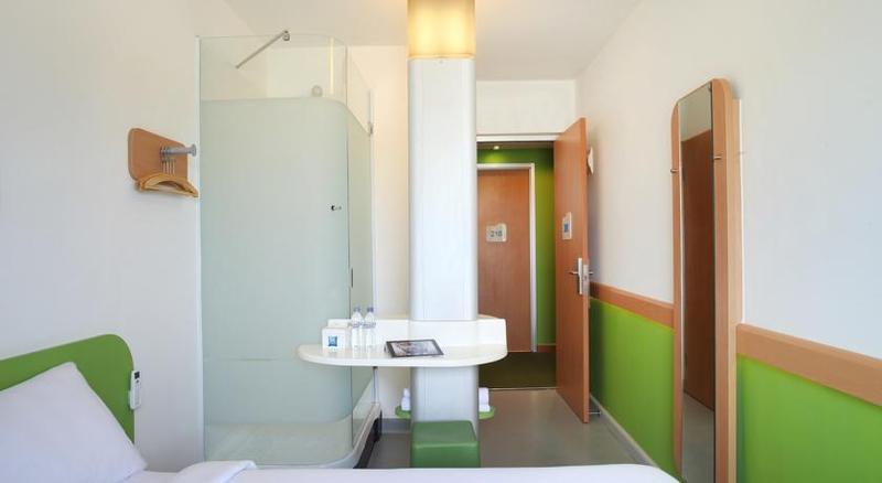 This photo about Ibis Budget Surabaya Airport shared on HyHotel.com