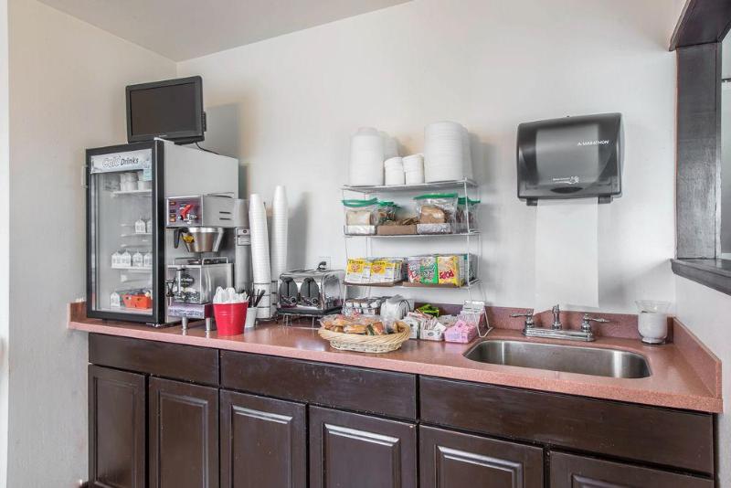 This photo about Econo Lodge shared on HyHotel.com