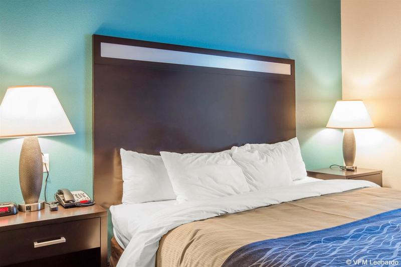 This photo about Comfort Inn & Suites shared on HyHotel.com