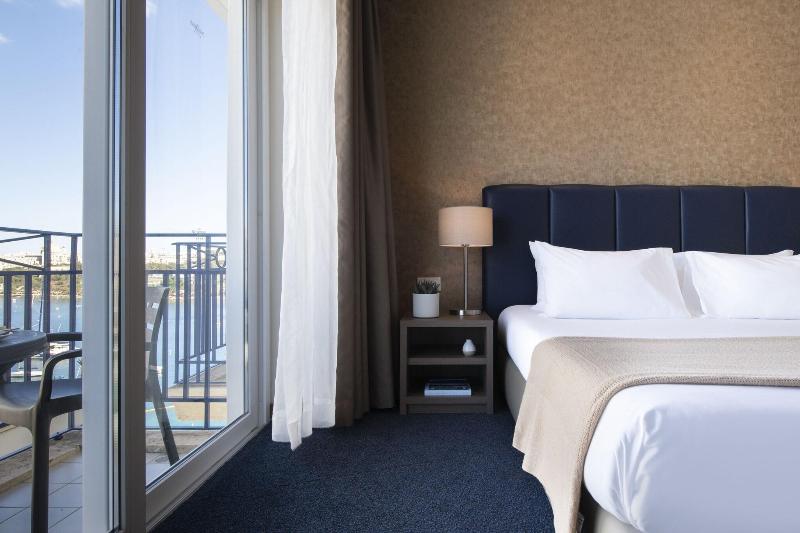 cheap resort hotels  to Spend holiday with family