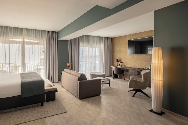 cheap resort hotels  to Spend holiday with family