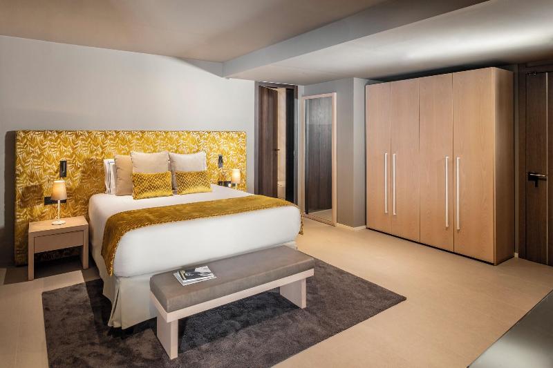 cheap resort hotels  to Spend holiday with family