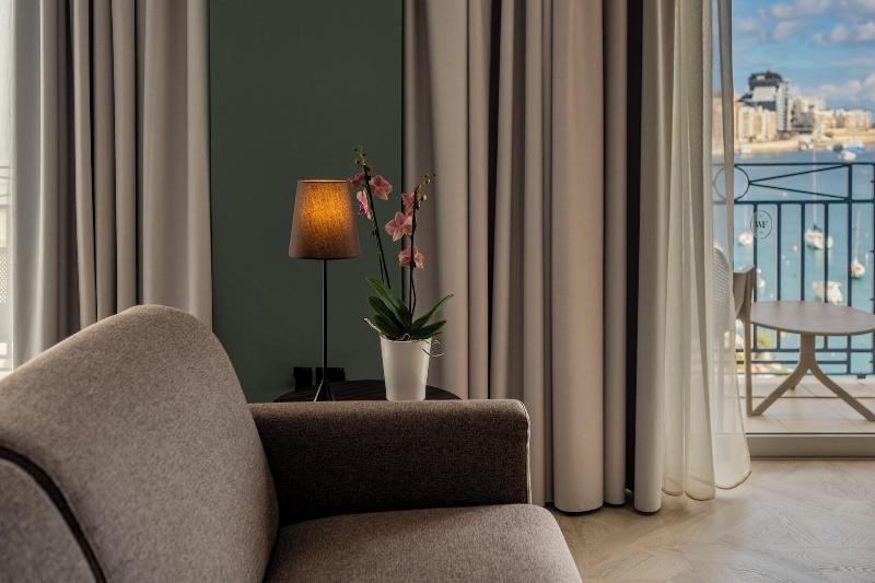 cheap resort hotels  to Spend holiday with family