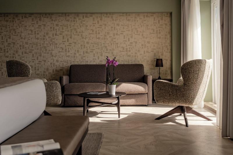 cheap resort hotels  to Spend holiday with family