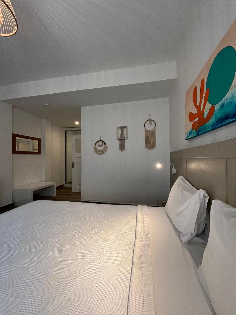 Room ROO.ST