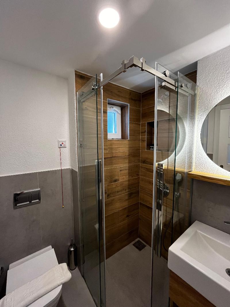 Room ROO.ST-1