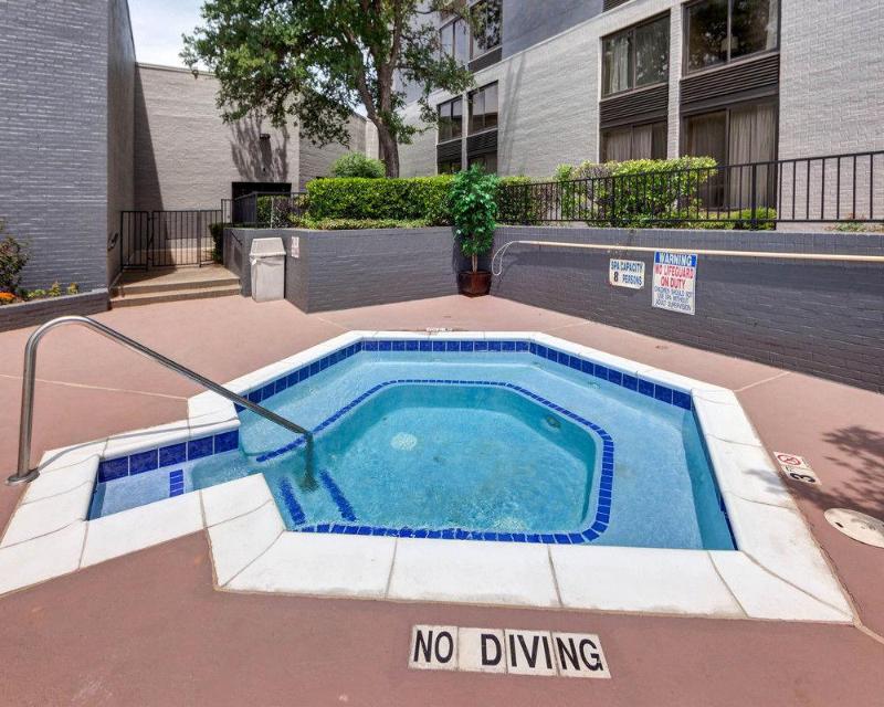 This photo about Holiday Inn Express & Suites Plano East shared on HyHotel.com