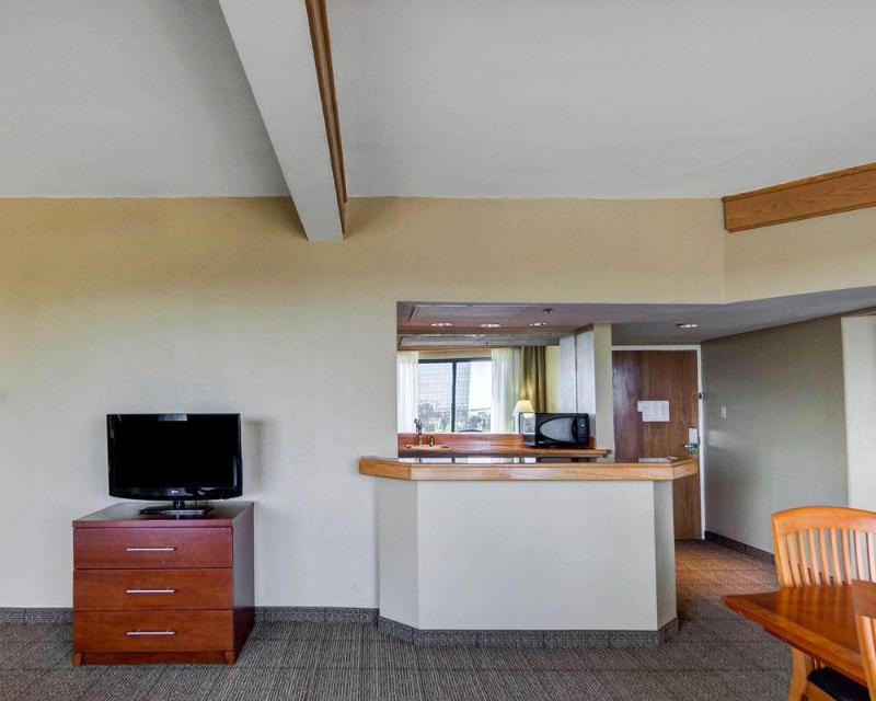 This photo about Holiday Inn Express & Suites Plano East shared on HyHotel.com