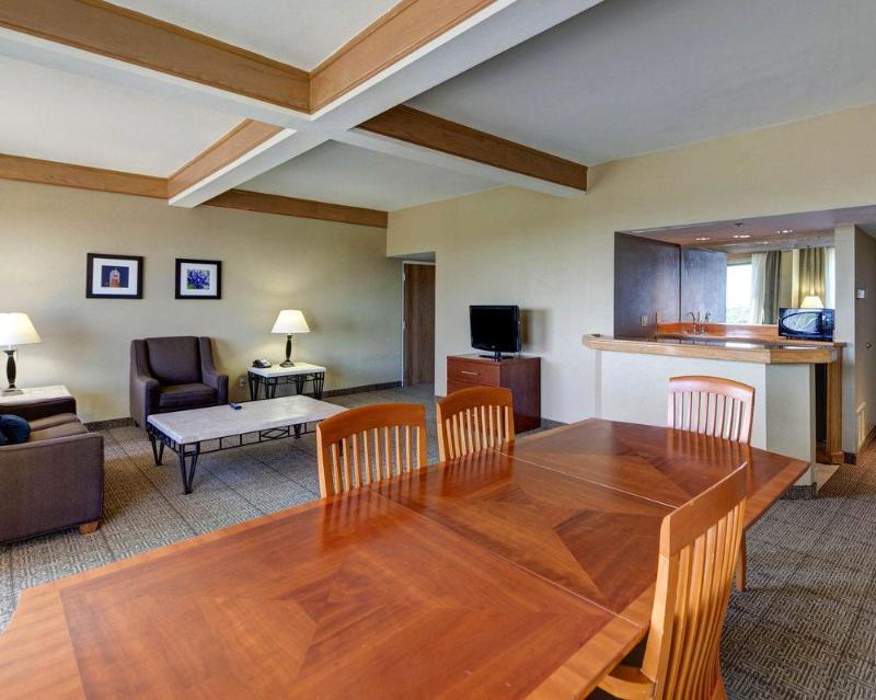 This photo about Holiday Inn Express & Suites Plano East shared on HyHotel.com