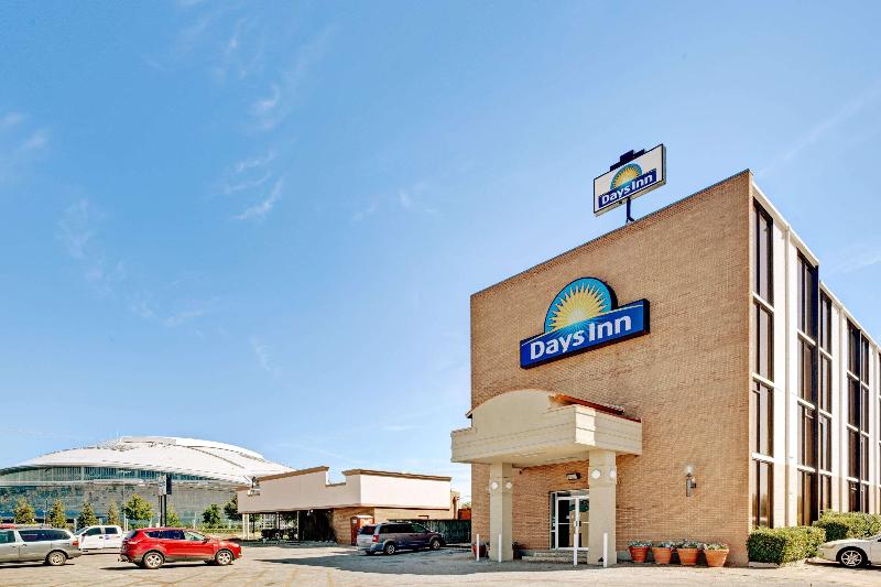 This photo about Days Inn by Wyndham Arlington Six Flags/AT&T Stadi shared on HyHotel.com