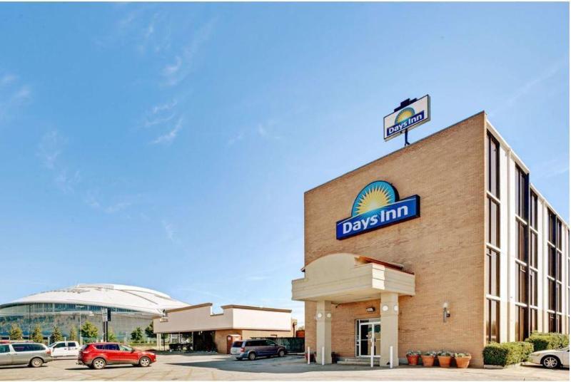 This photo about Days Inn by Wyndham Arlington Six Flags/AT&T Stadi shared on HyHotel.com