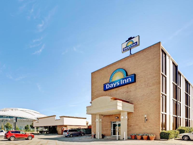 This photo about Days Inn by Wyndham Arlington Six Flags/AT&T Stadi shared on HyHotel.com