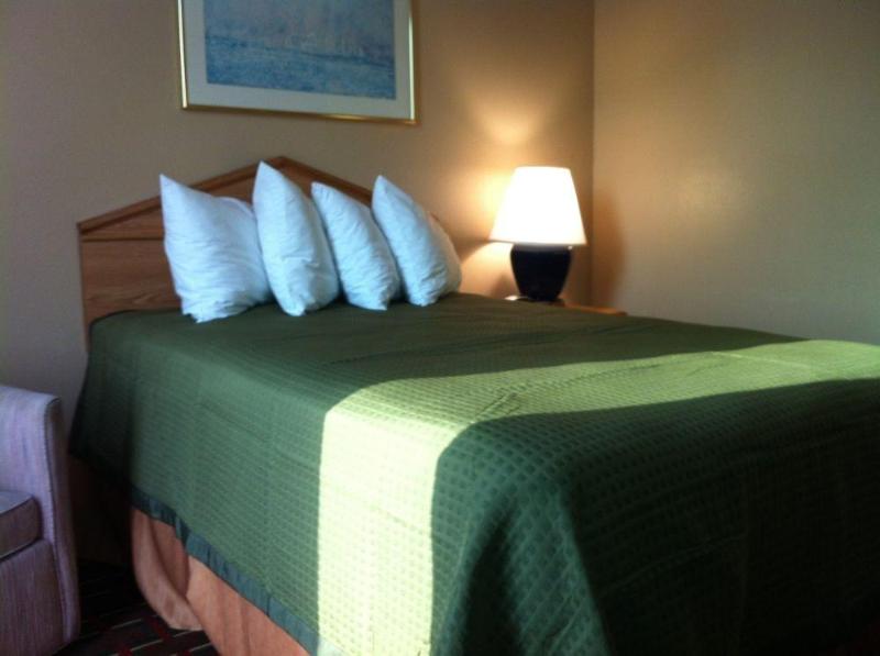 This photo about Days Inn by Wyndham Arlington Six Flags/AT&T Stadi shared on HyHotel.com
